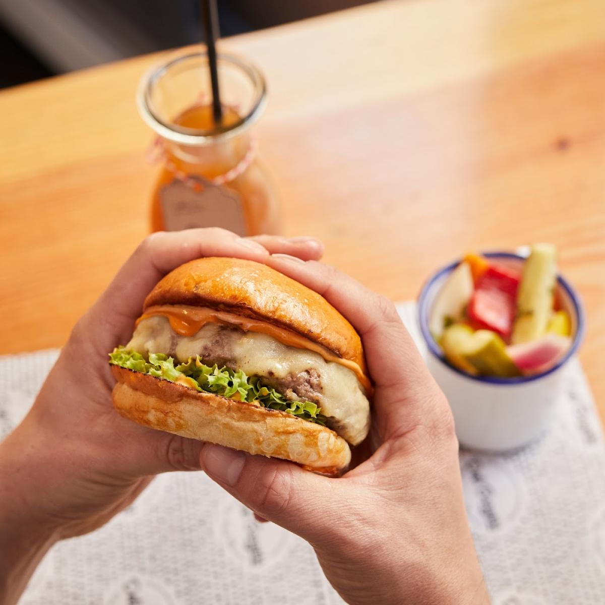 DeliBurgers