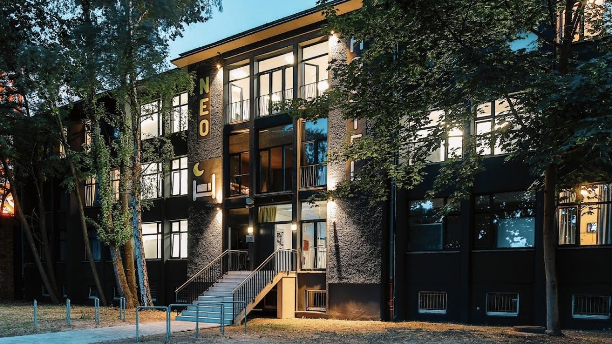 Neohostel