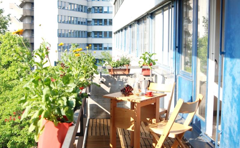 Hostel 77