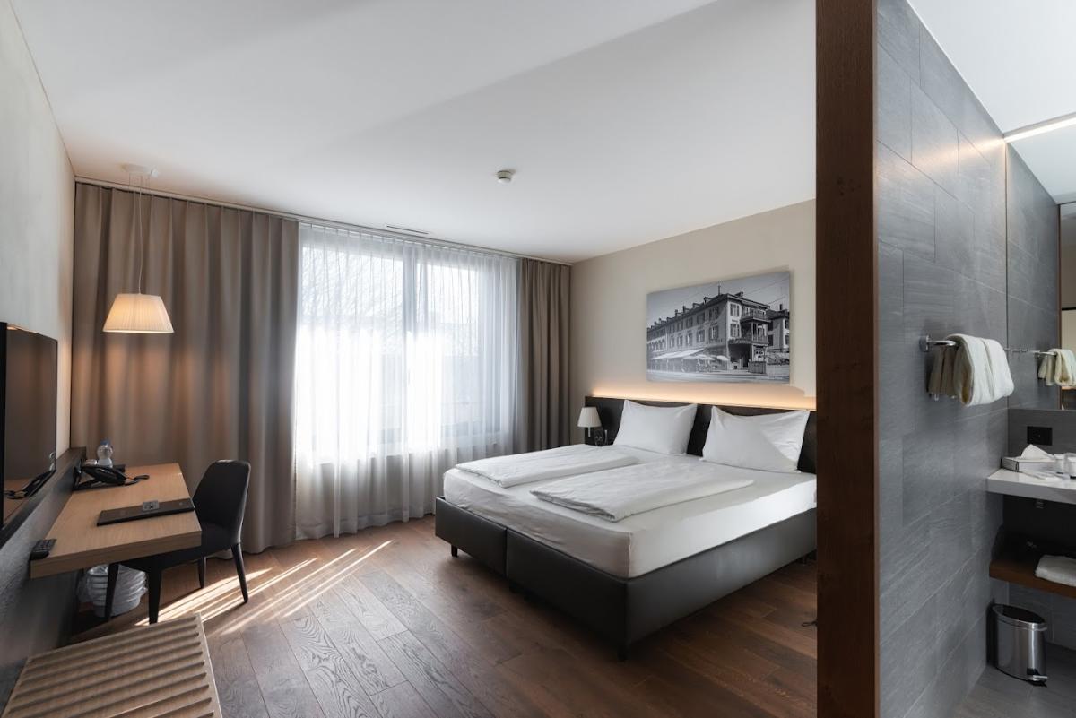 Hotel one66